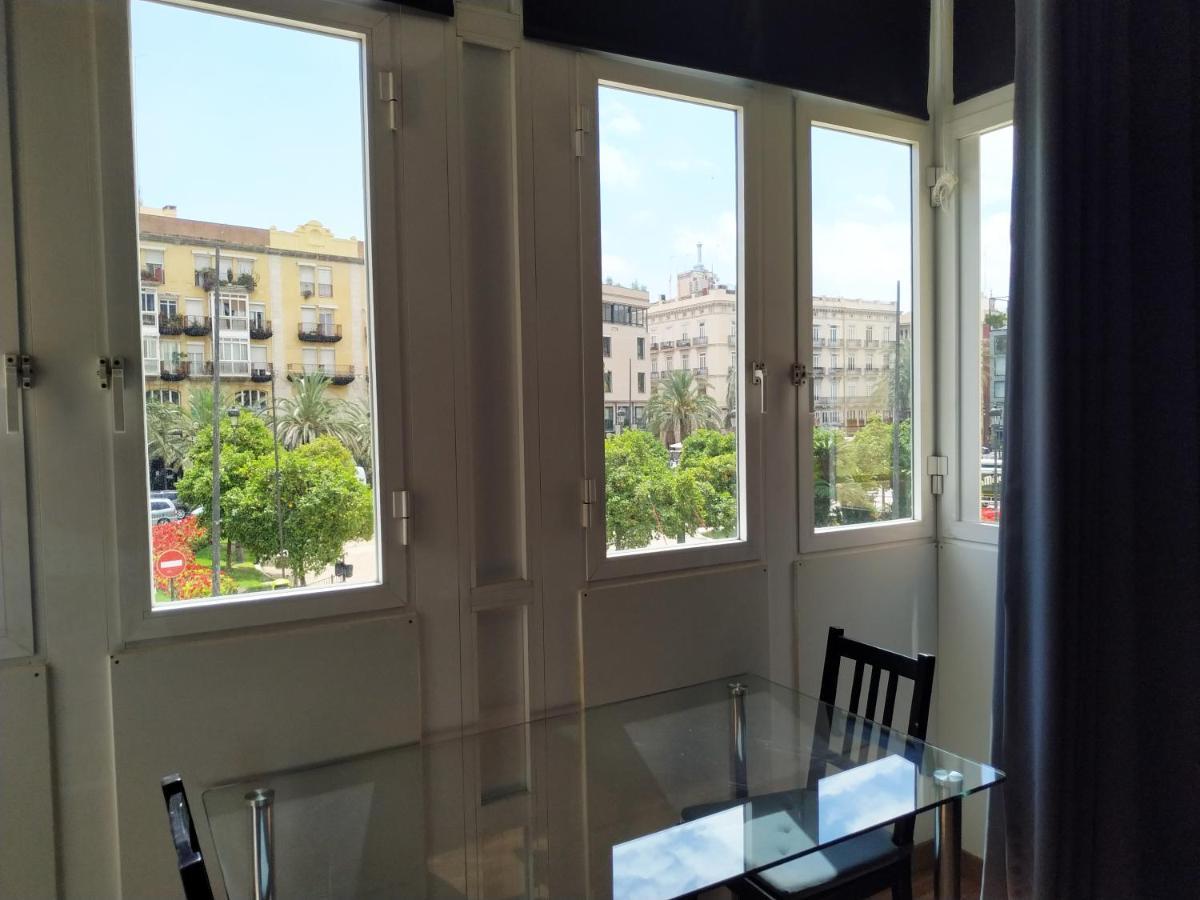 فندق Flats Friends Plaza De La Reina فالنسيا المظهر الخارجي الصورة