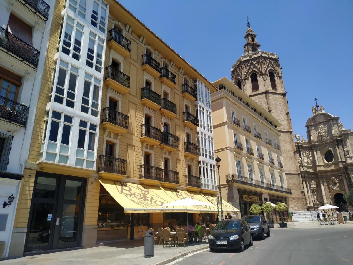 فندق Flats Friends Plaza De La Reina فالنسيا المظهر الخارجي الصورة