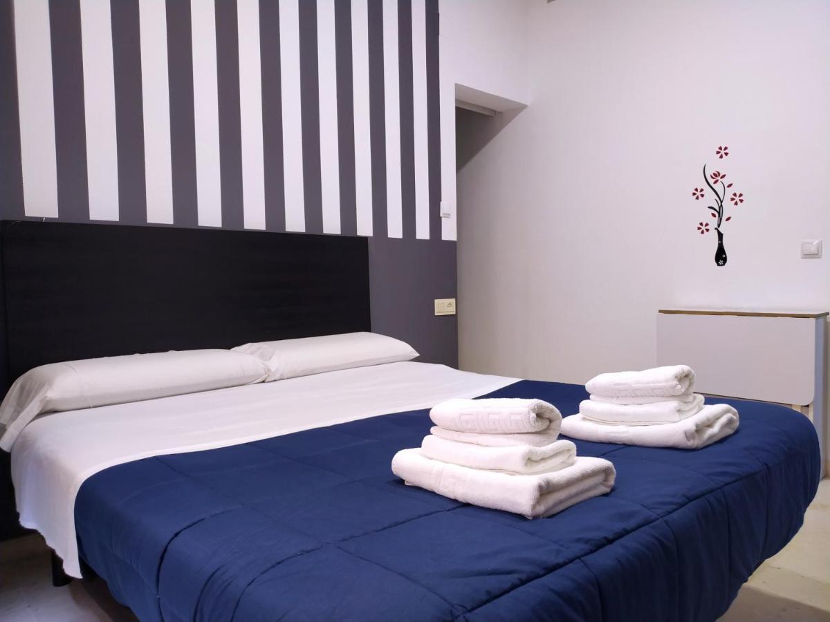 فندق Flats Friends Plaza De La Reina فالنسيا المظهر الخارجي الصورة