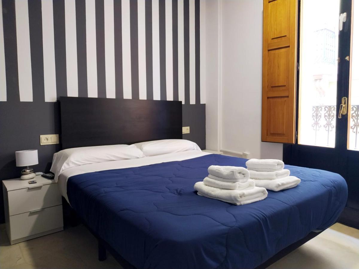 فندق Flats Friends Plaza De La Reina فالنسيا المظهر الخارجي الصورة