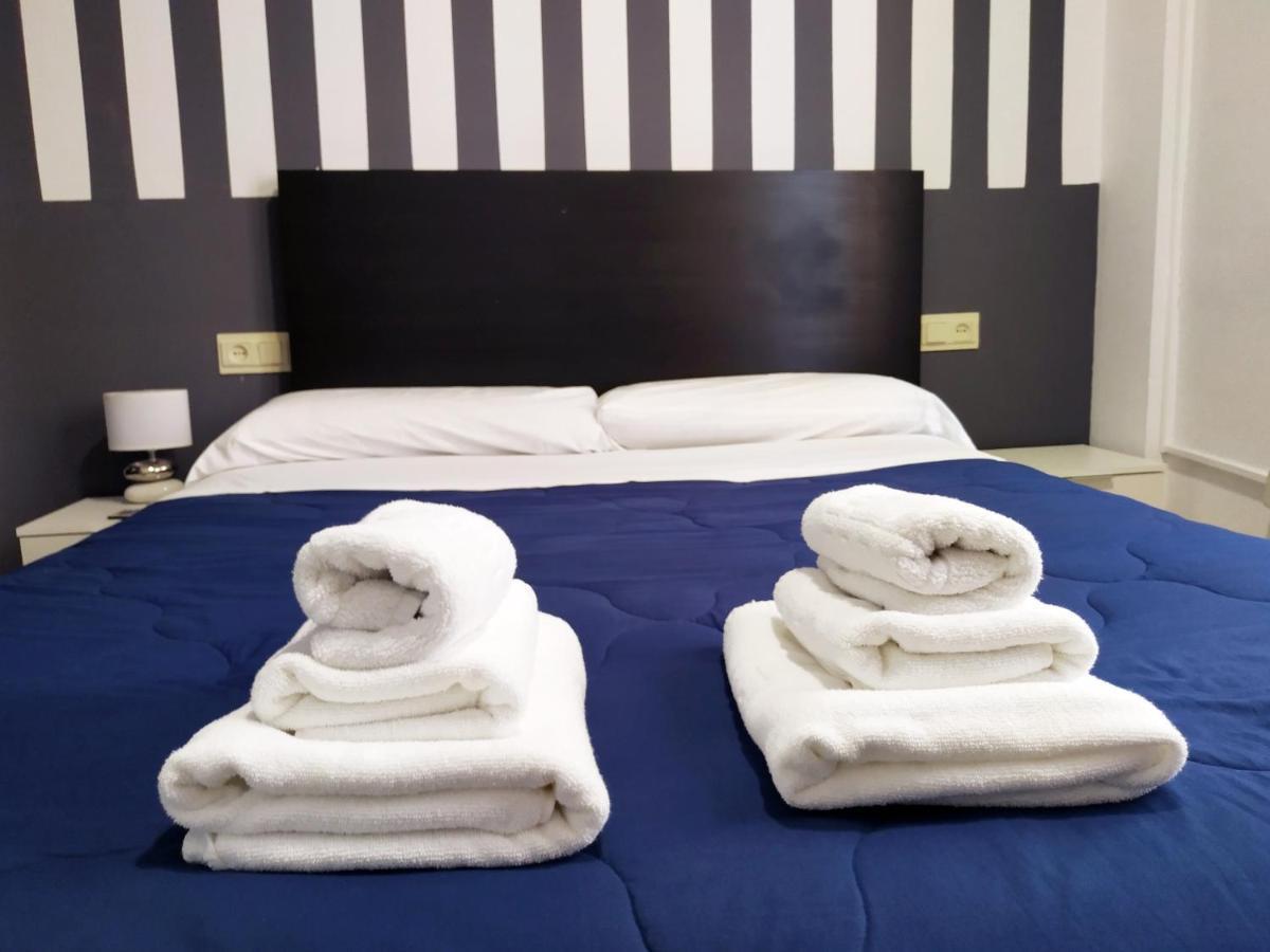 فندق Flats Friends Plaza De La Reina فالنسيا المظهر الخارجي الصورة