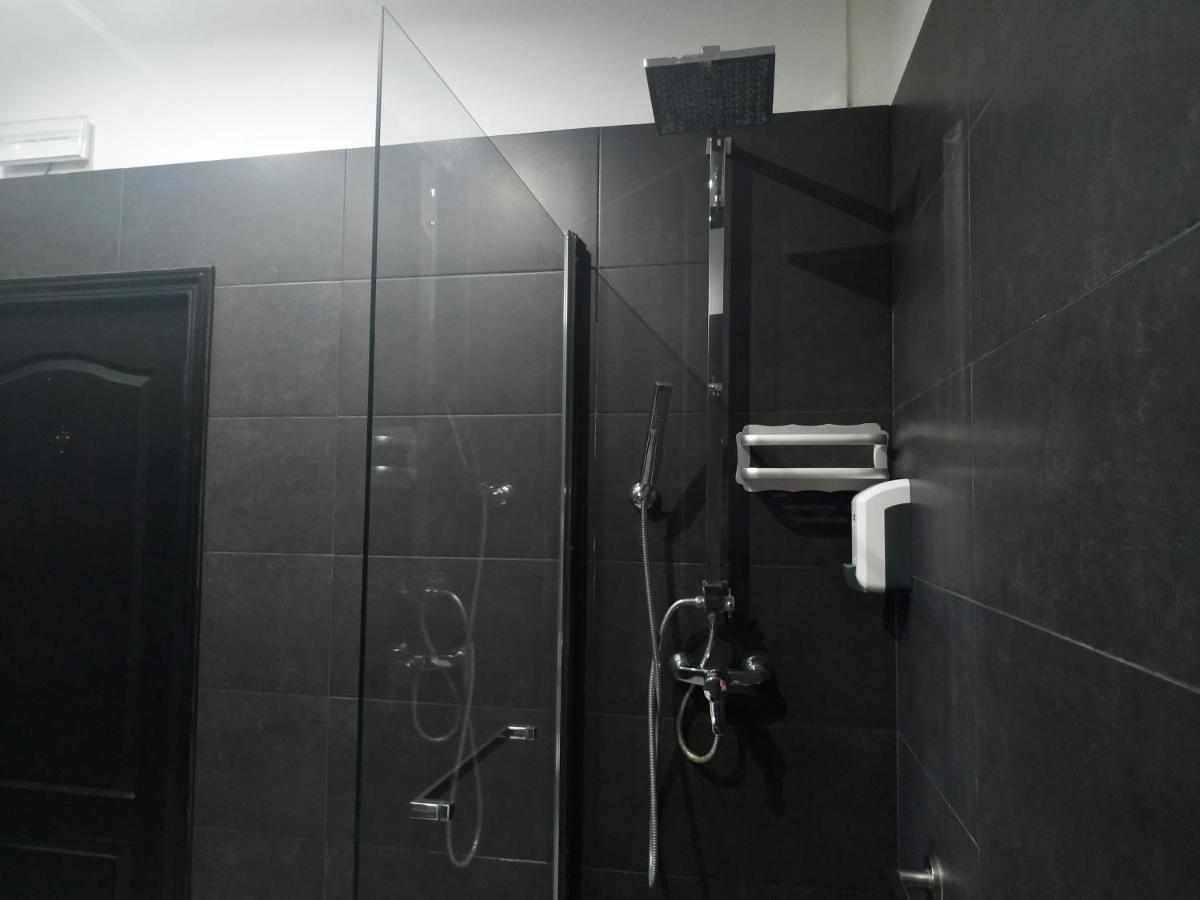 فندق Flats Friends Plaza De La Reina فالنسيا المظهر الخارجي الصورة