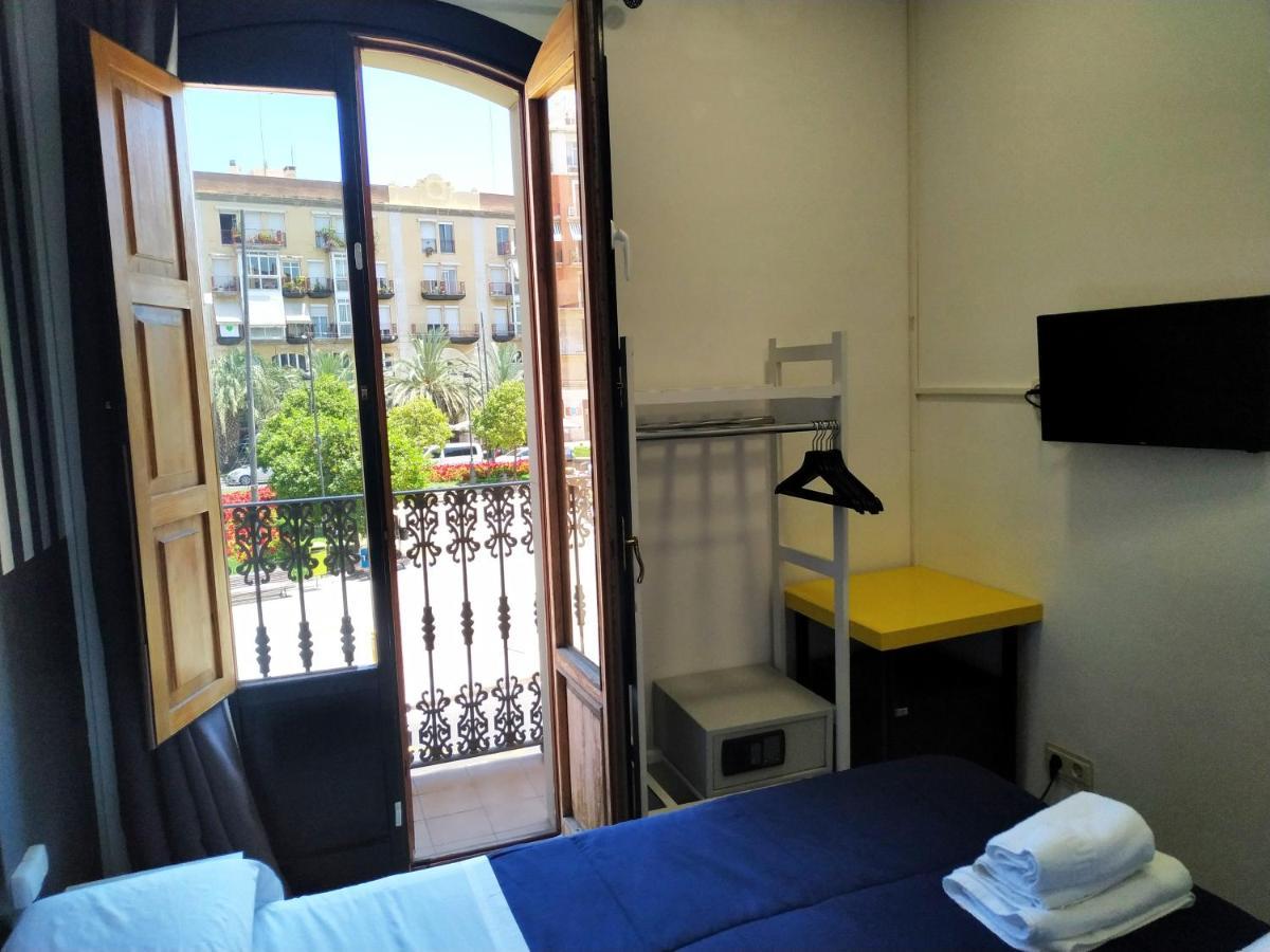 فندق Flats Friends Plaza De La Reina فالنسيا المظهر الخارجي الصورة