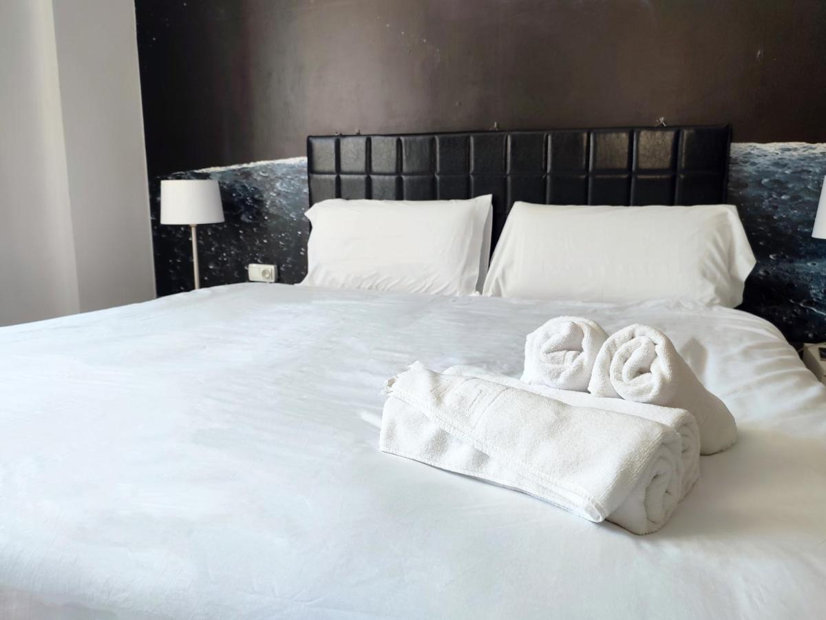 فندق Flats Friends Plaza De La Reina فالنسيا المظهر الخارجي الصورة