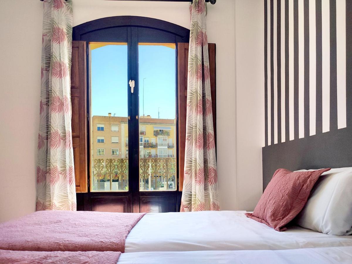 فندق Flats Friends Plaza De La Reina فالنسيا المظهر الخارجي الصورة