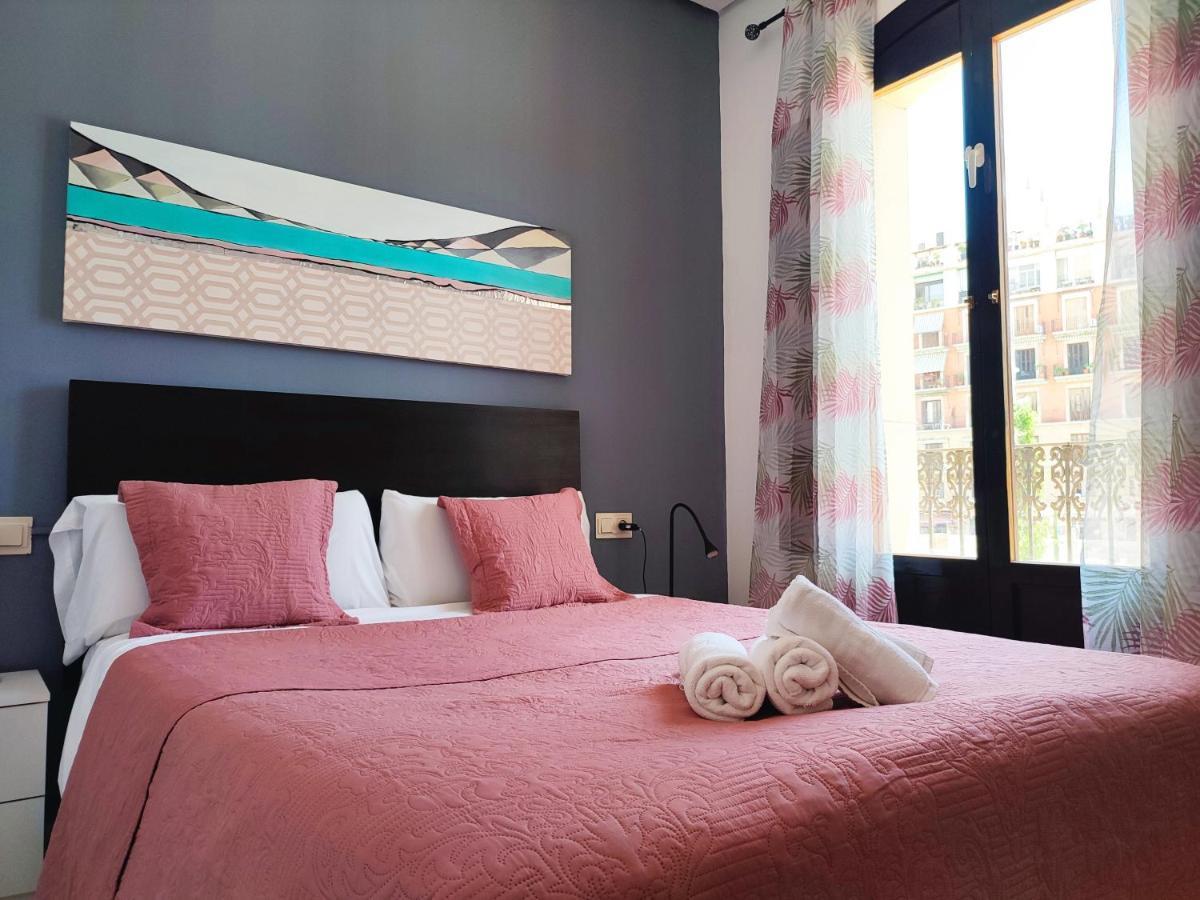 فندق Flats Friends Plaza De La Reina فالنسيا المظهر الخارجي الصورة
