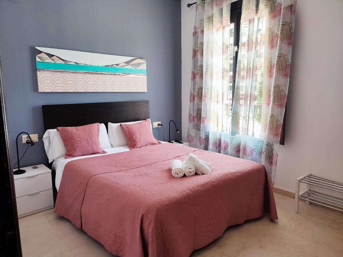 فندق Flats Friends Plaza De La Reina فالنسيا المظهر الخارجي الصورة